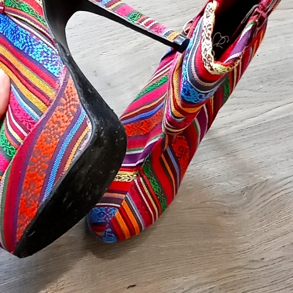 Tapestry Heels Size 8.5 - Picture 7 of 7
